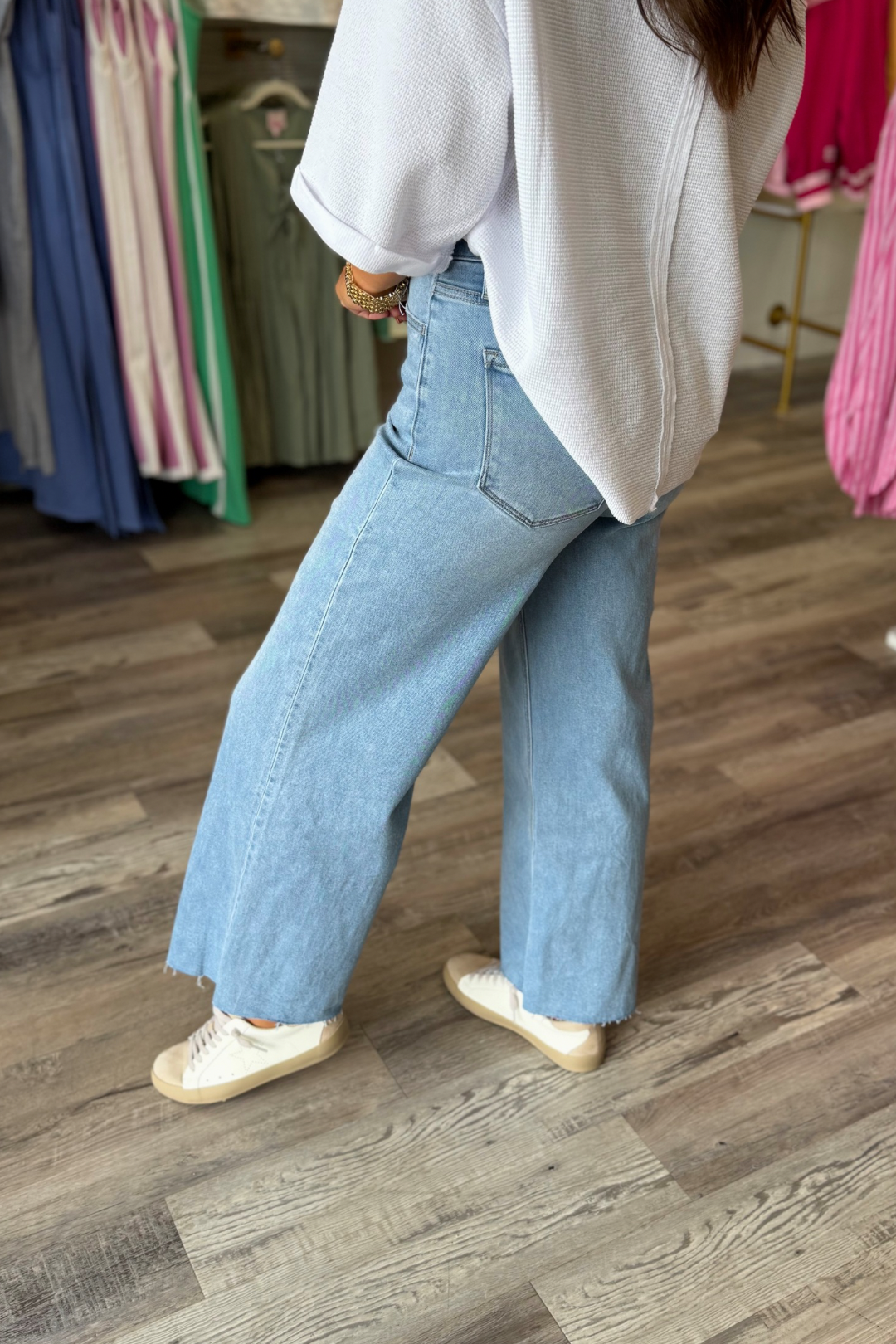 Light Drift Wide Jeans