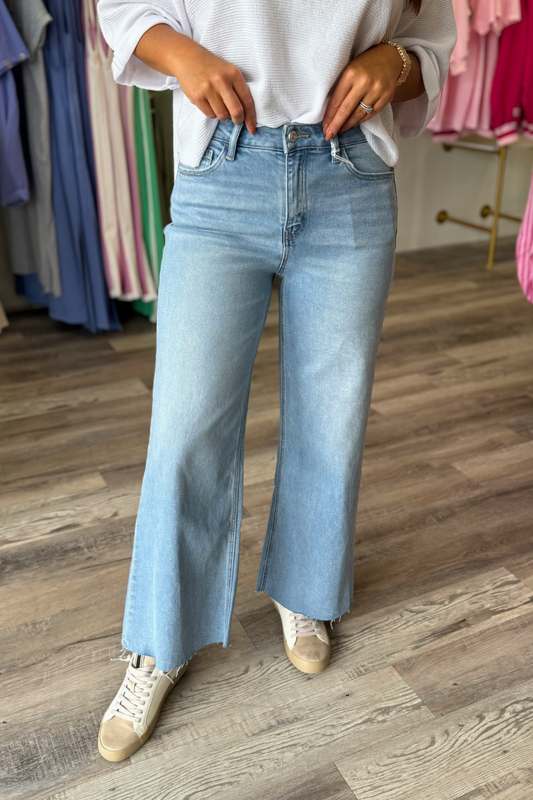 Light Drift Wide Jeans