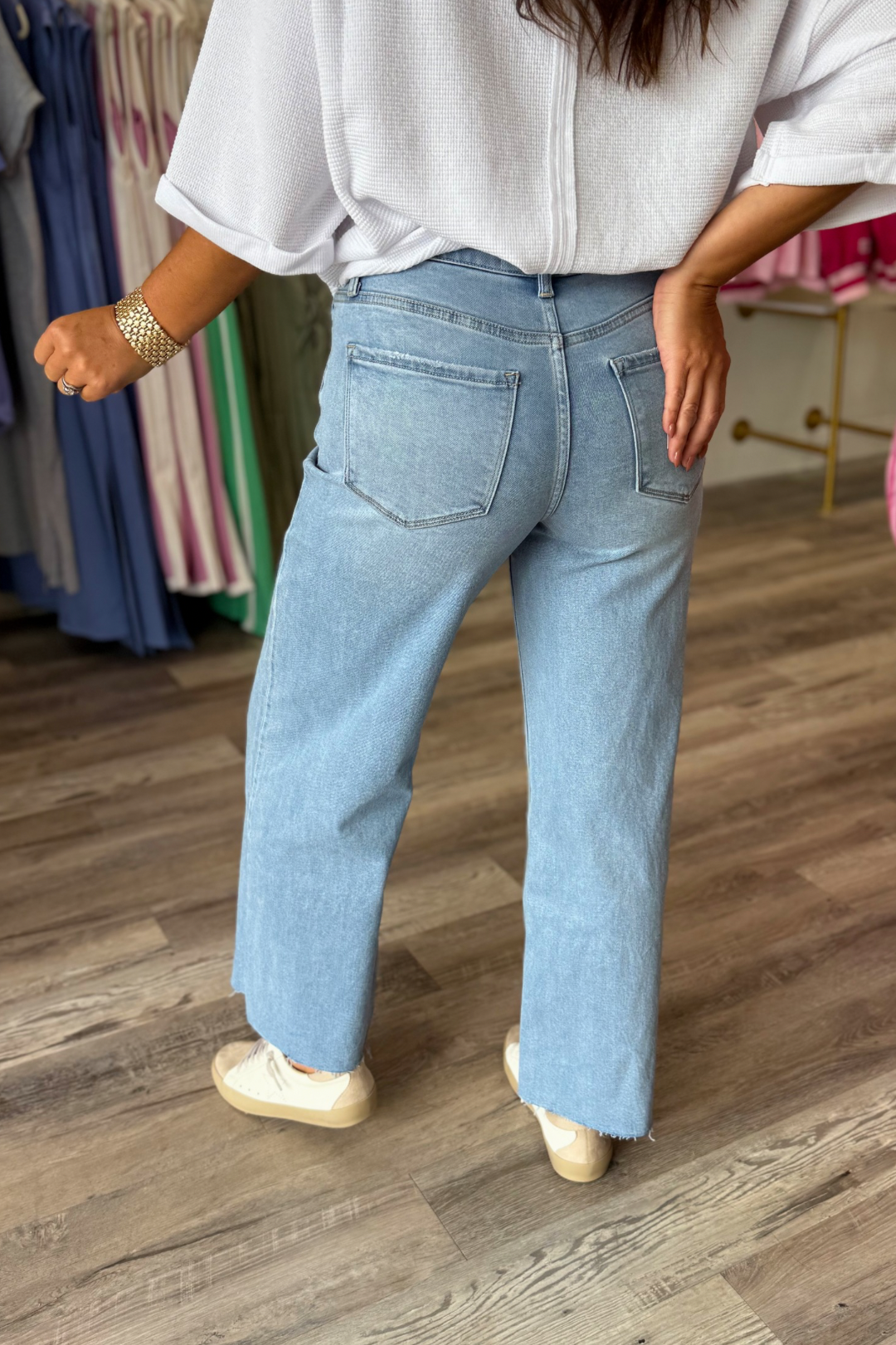 Light Drift Wide Jeans