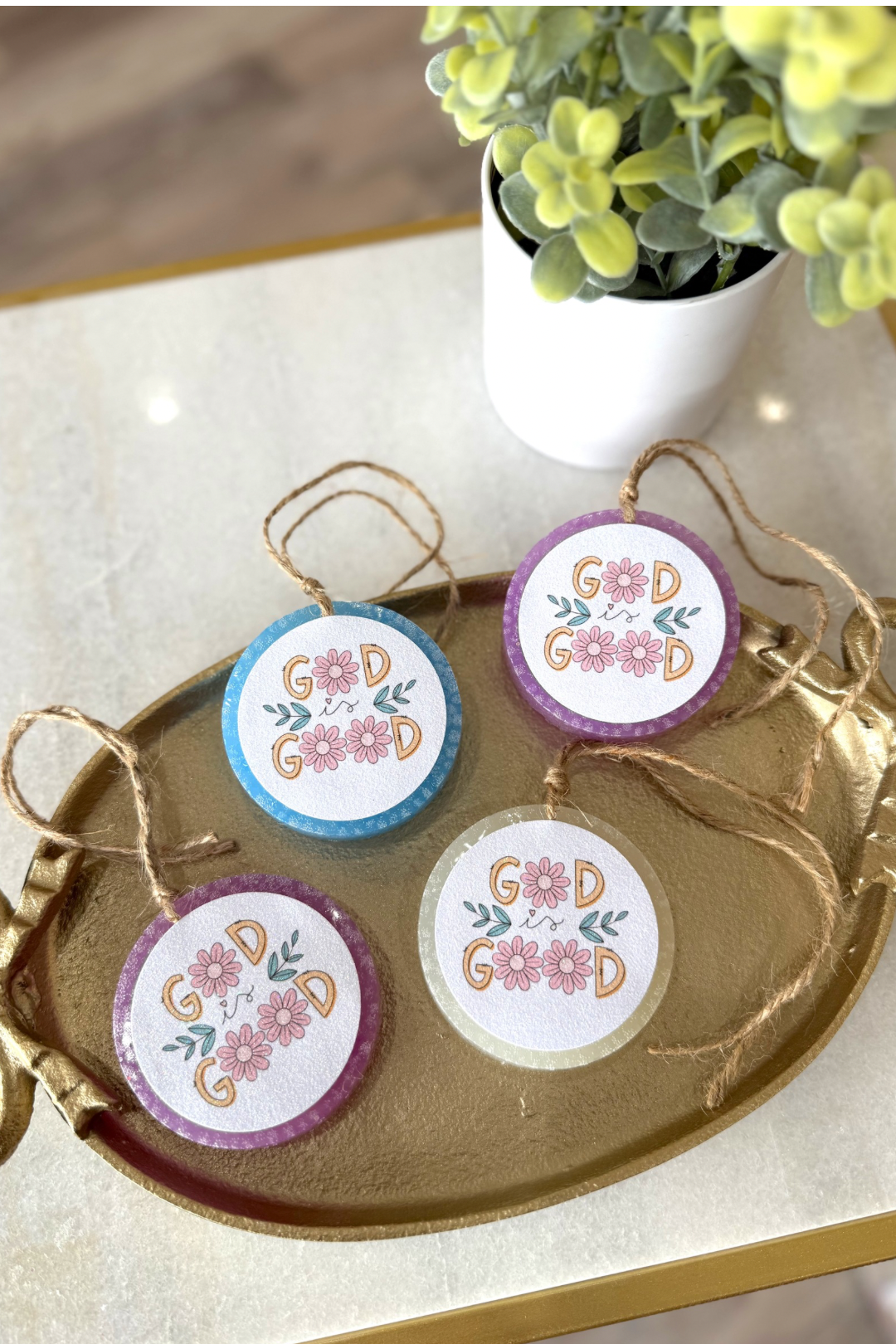 Floral God is Good Freshie